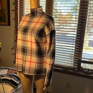 Women’s Tahari sweater long sleeves plaid